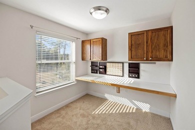 If you're looking for a spacious home with a functional layout - photo 23