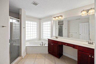 If you're looking for a spacious home with a functional layout - photo 29