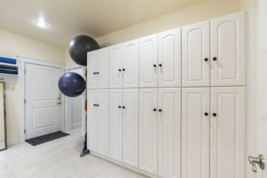 Luxury Golf Living + Dream Shop in Olympia, WA - photo 21