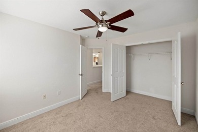 If you're looking for a spacious home with a functional layout - photo 34