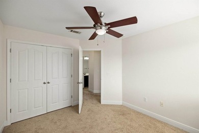 If you're looking for a spacious home with a functional layout - photo 37