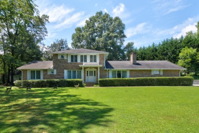 Lake Home For Sale in Chattanooga, Tennessee