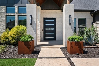 Welcome to a home that perfectly balances elegance with relaxed - photo 3