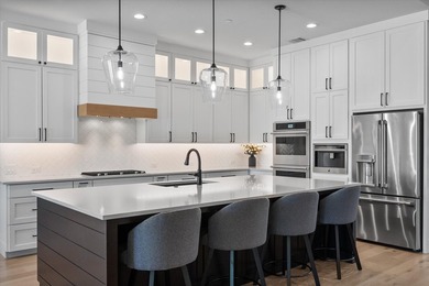 Welcome to a home that perfectly balances elegance with relaxed - photo 9