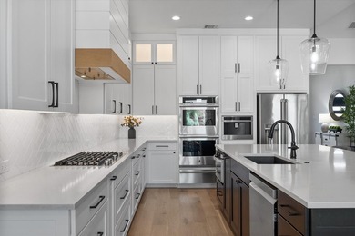 Welcome to a home that perfectly balances elegance with relaxed - photo 10