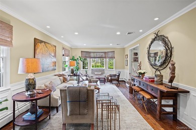 Traditionally elegant brick, 4 bedroom, 3.5 bath center hall - photo 9