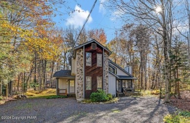 Lake Naomi Home For Sale in Pocono Pines Pennsylvania