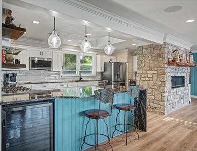 Experience Lake Hamilton living in highly desirable Moonlight - photo 9