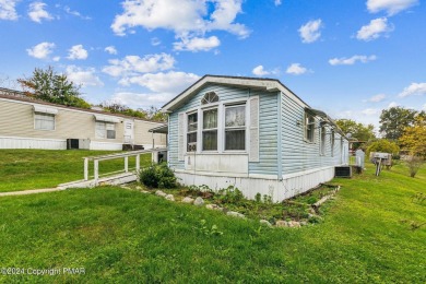 (private lake, pond, creek) Home For Sale in Mount Bethel Pennsylvania