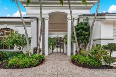 Amazing courtyard with beautiful curb appeal on over half acre - photo 4