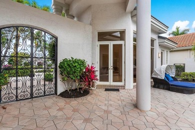 Amazing courtyard with beautiful curb appeal on over half acre - photo 5