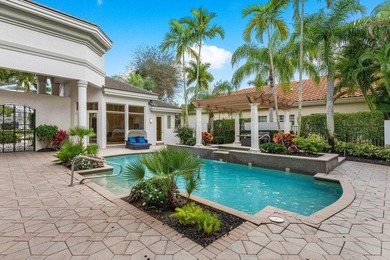 Amazing courtyard with beautiful curb appeal on over half acre - photo 8