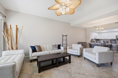 Beautiful 3 Bedroom, 2 Bath condo located in the desirable - photo 11