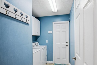 Beautiful 3 Bedroom, 2 Bath condo located in the desirable - photo 25