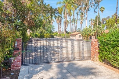 Welcome to this highly desirable single-story estate featuring a - photo 8