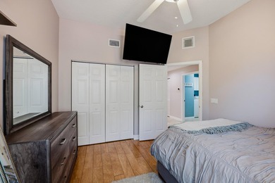 Beautiful 3 Bedroom, 2 Bath condo located in the desirable - photo 28