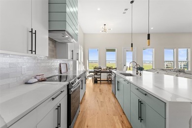 Welcome to this stunning modern home offering 4 spacious - photo 6