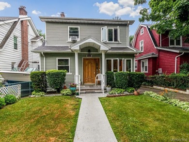 Welcome to 4004 Rombouts Ave! Unique Opportunity to own this - photo 2