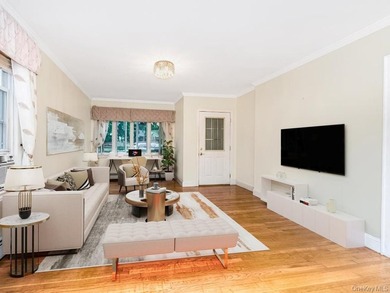 Welcome to 4004 Rombouts Ave! Unique Opportunity to own this - photo 3