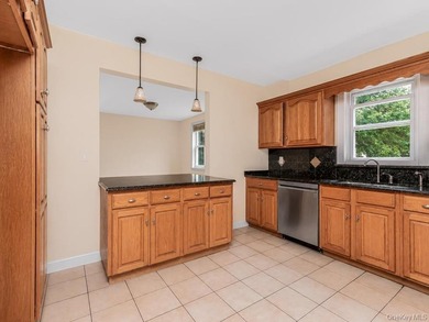Welcome to 4004 Rombouts Ave! Unique Opportunity to own this - photo 10