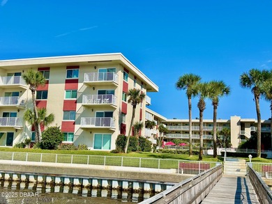 (private lake, pond, creek) Condo Sale Pending in Daytona Beach Florida