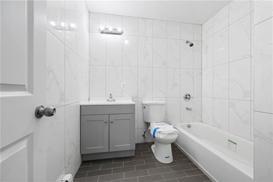 Prime location quality built NEW CONSTRUCTION full brick three - photo 12
