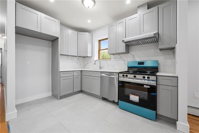Prime location quality built NEW CONSTRUCTION full brick three - photo 14