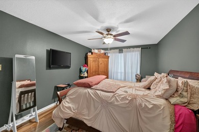Welcome to this charming 3 bedroom, 2 bath condo offering - photo 20