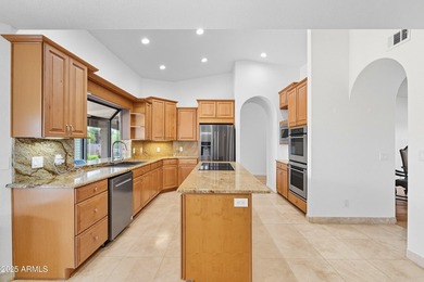 Beautiful single-story home featuring 3 bedrooms and 3 bathrooms - photo 24