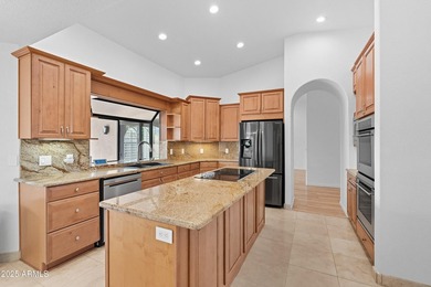Beautiful single-story home featuring 3 bedrooms and 3 bathrooms - photo 25