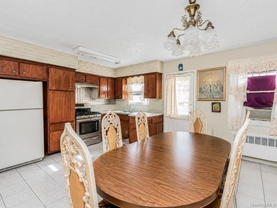 Welcome to this exceptional legal two-family semidetached brick - photo 10