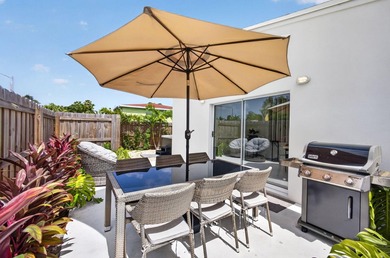 Completely rebuilt 4BR/3BA home featuring a major renovation - photo 30