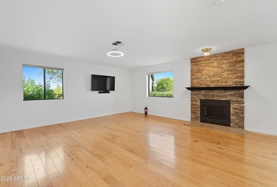 Beautiful single-story home featuring 3 bedrooms and 3 bathrooms - photo 31