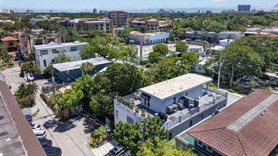Exceptional modern 3-bed, 4-bath tri-level residence in prime - photo 7
