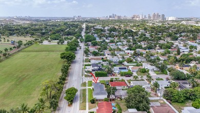 Completely rebuilt 4BR/3BA home featuring a major renovation - photo 40
