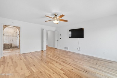 Beautiful single-story home featuring 3 bedrooms and 3 bathrooms - photo 41