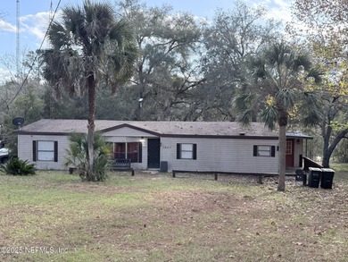 Lake Home For Sale in Interlachen, Florida