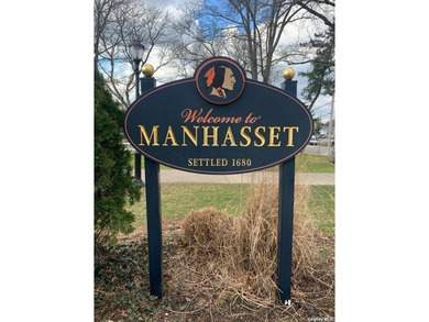This is your opportunity to own in Manhasset. Welcome home to - photo 10