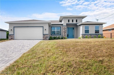 Cape Coral Lakes Area Home For Sale in Cape Coral Florida