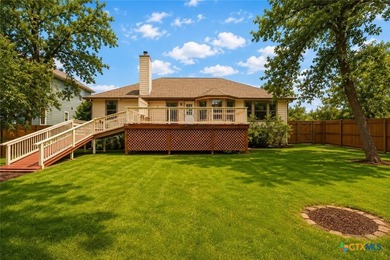Spacious and well-maintained home located in the desirable - photo 3