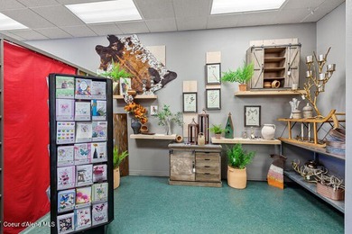 Well-established and highly respected florist and gift shop with