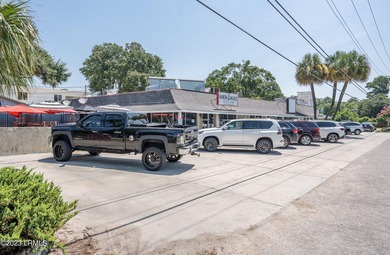 Excellent developers opportunity. This Commercial property is - photo 17