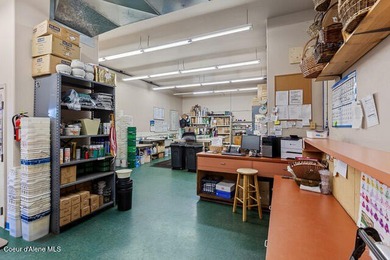 Well-established and highly respected florist and gift shop with