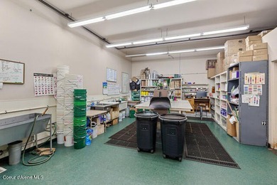 Well-established and highly respected florist and gift shop with