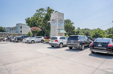 Excellent developers opportunity. This Commercial property is - photo 20