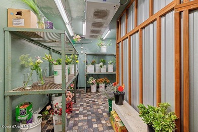 Well-established and highly respected florist and gift shop with - photo 21