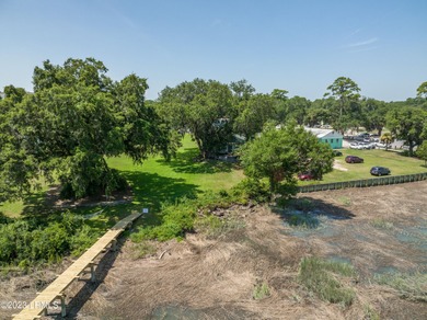 Excellent developers opportunity. This Commercial property is - photo 25