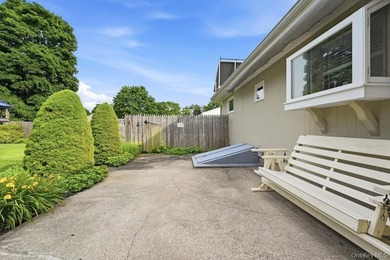 This immaculate 3 bedroom 1.5 bath home sits on a beautifully - photo 4