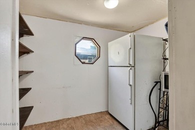 Bring your vision and make this charming 1928 bungalow your own! - photo 12