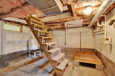 Bring your vision and make this charming 1928 bungalow your own! - photo 32